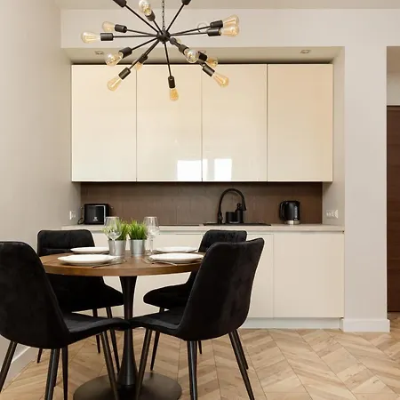 Platinum Towers With Parking By Renters Prestige Appartamento