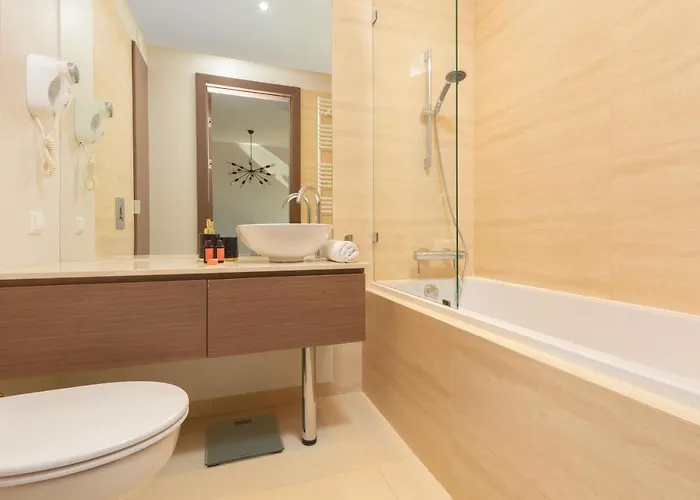 Platinum Towers With Parking By Renters Prestige *