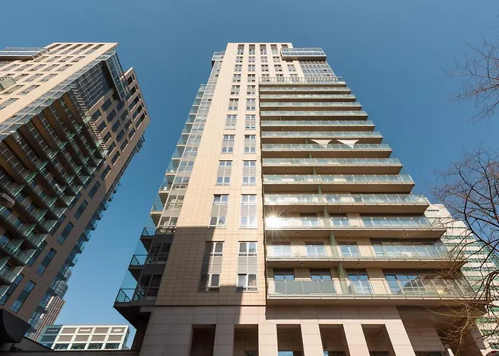 Platinum Towers With Parking By Renters Prestige Apartman Varsó