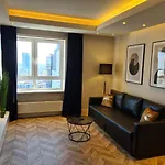 Platinum Towers With Parking By Renters Prestige Apartman