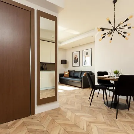 Platinum Towers With Parking By Renters Prestige Apartman